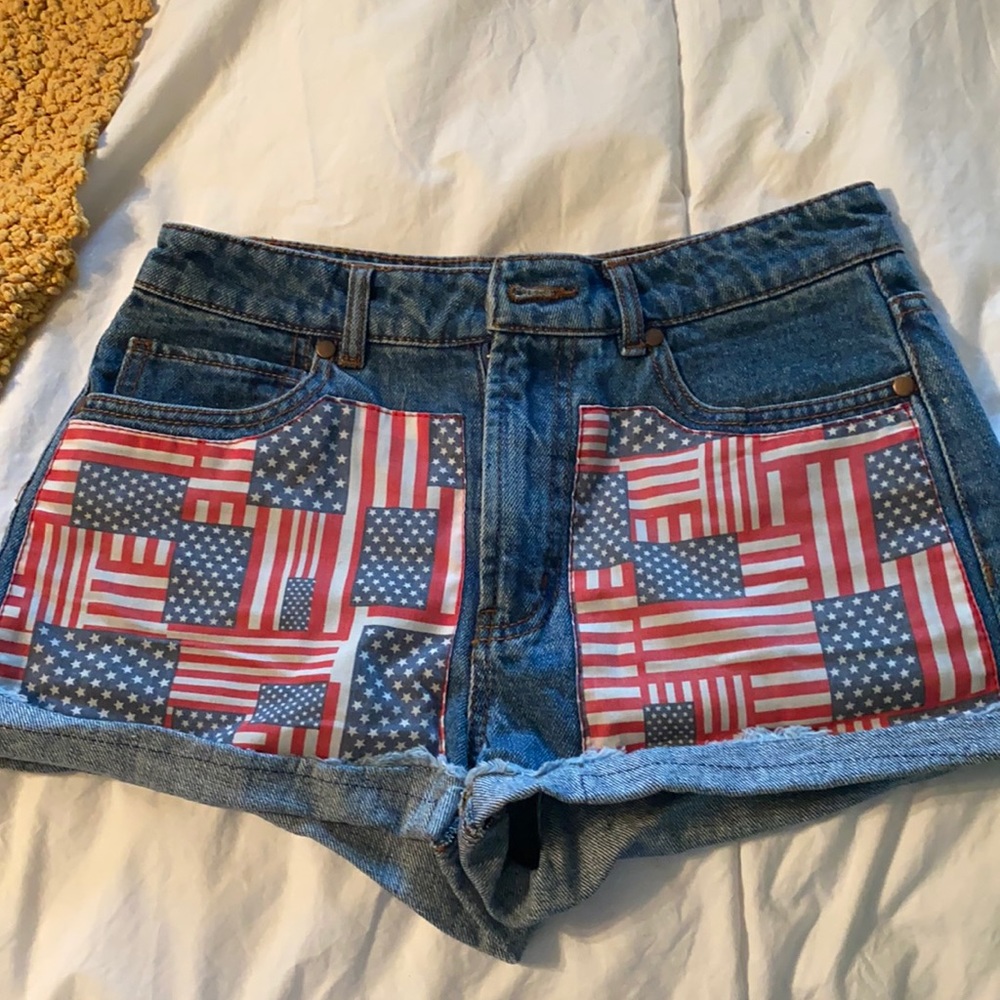 AMERICAN FLAG SHORTS